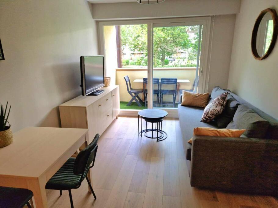 Apartment Joli Avec Balcon *
